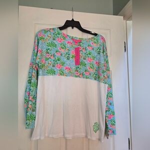 NWT Beautiful Lilly Pulitzer/Lilly Loves Disney Finn Top Size Large.